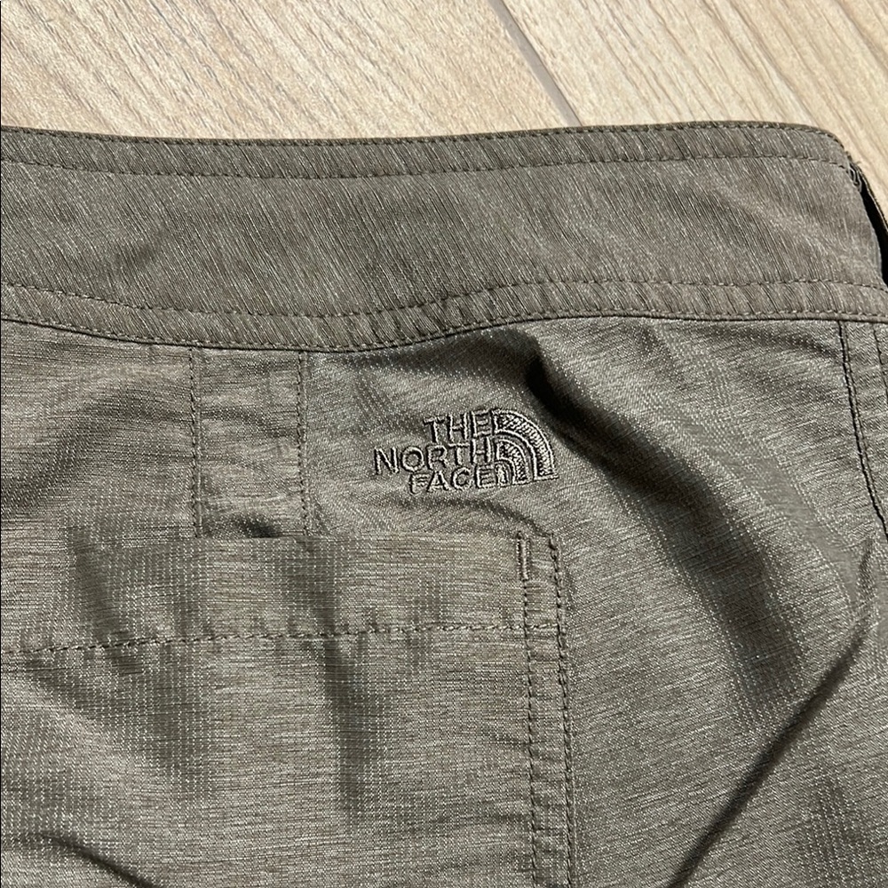 The North Face Women's Horizon 2.0 Roll-Up Shorts - Picture 7 of 7
